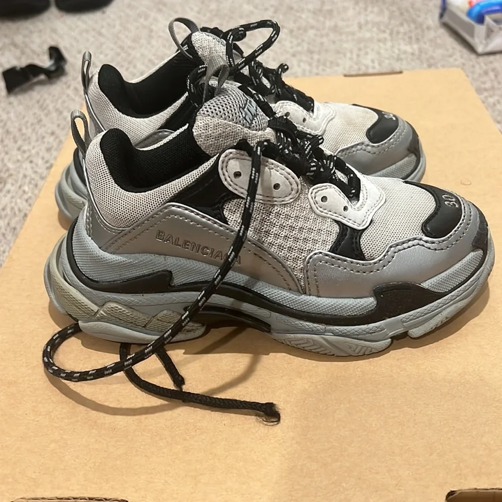 Authentic Kid's Triple S Metallic Chunky Sneakers size 30 - Picture 3 of 4